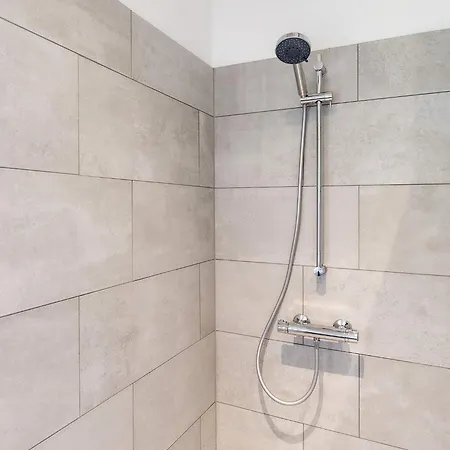 5 Person In Lokken-by Traum *