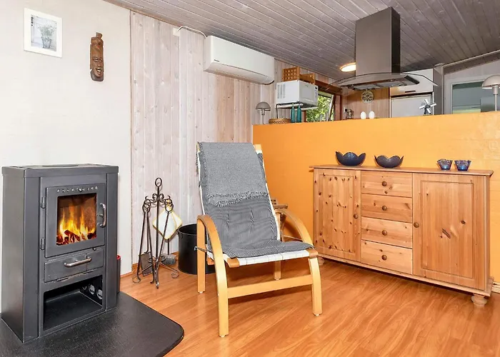 5 Person In Lokken-by Traum *